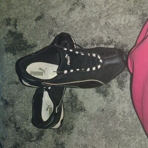 PUMA LIMITED EDITION RUNNING SNEAKERS-SIZE 7.5 EUC